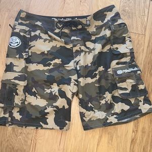 Maui Built swim trunks Size 44 EUC